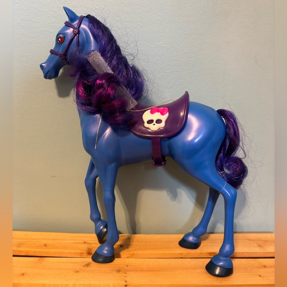 Monster High Headless Headmistress Bloodgood horse